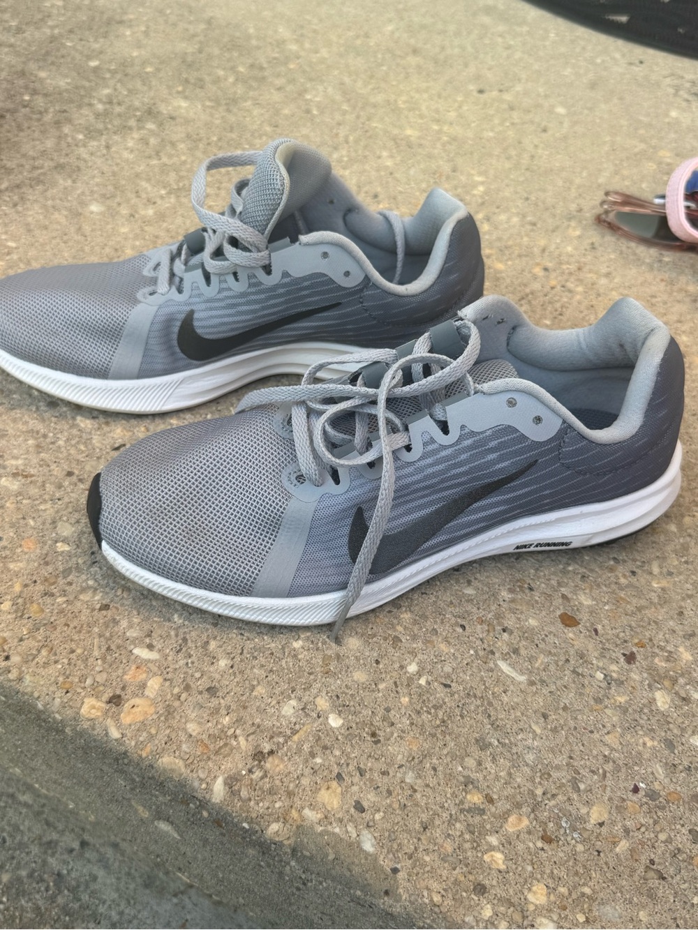 Nike Men's Light Gray and Black Running Sneakers